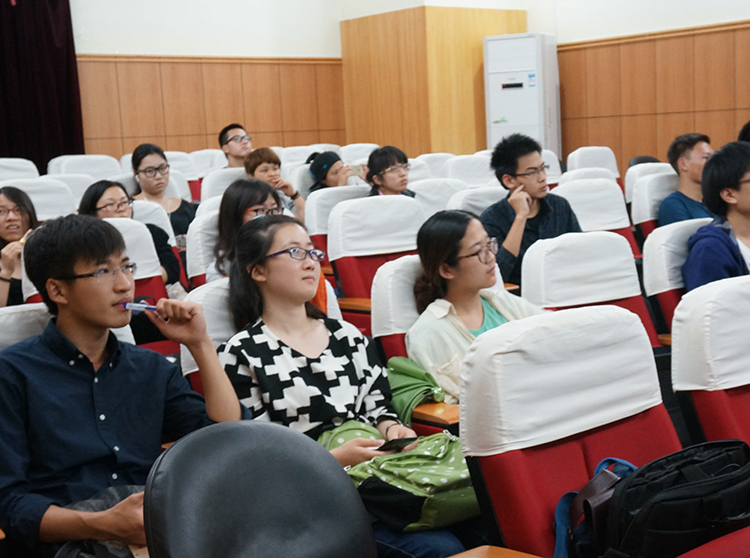 张泽华老师上海外国语大学分享网络营销实战经验